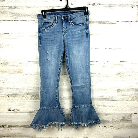 Blank NYC Women’s 27 Blue Fringed Tulip Hem Cropped Flared Denim Jeans - Picture 2 of 7